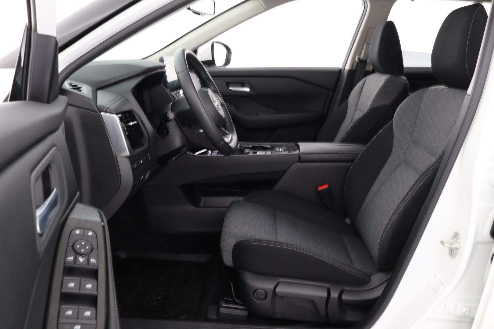 NISSAN X-Trail 2025
