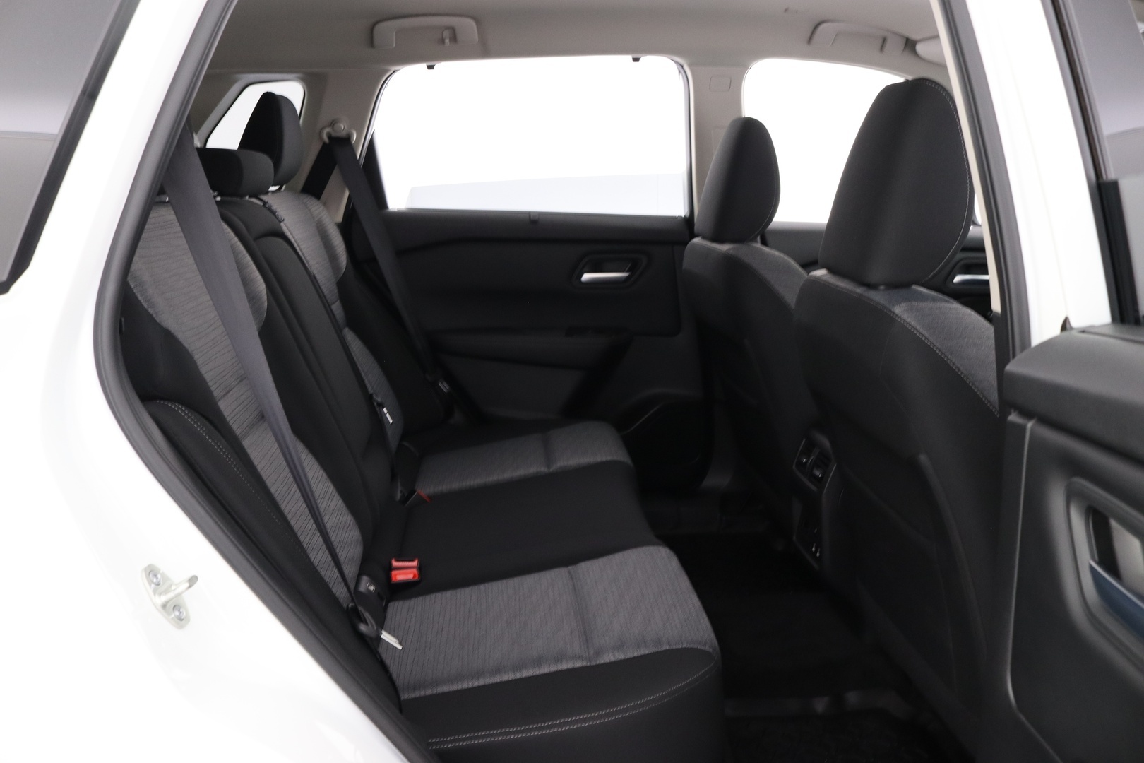 NISSAN X-Trail 2025
