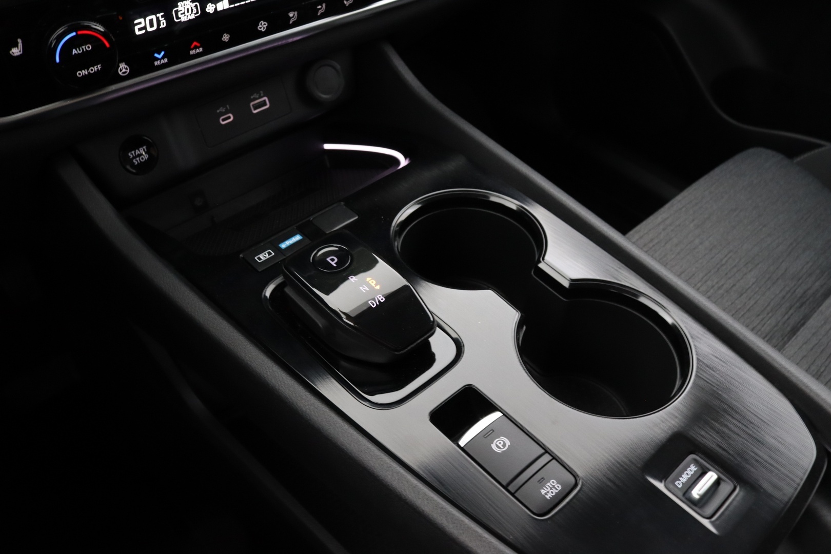NISSAN X-Trail 2025