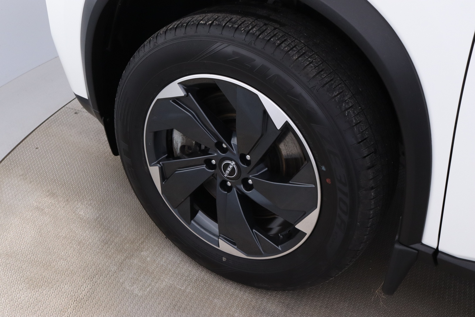 NISSAN X-Trail 2025