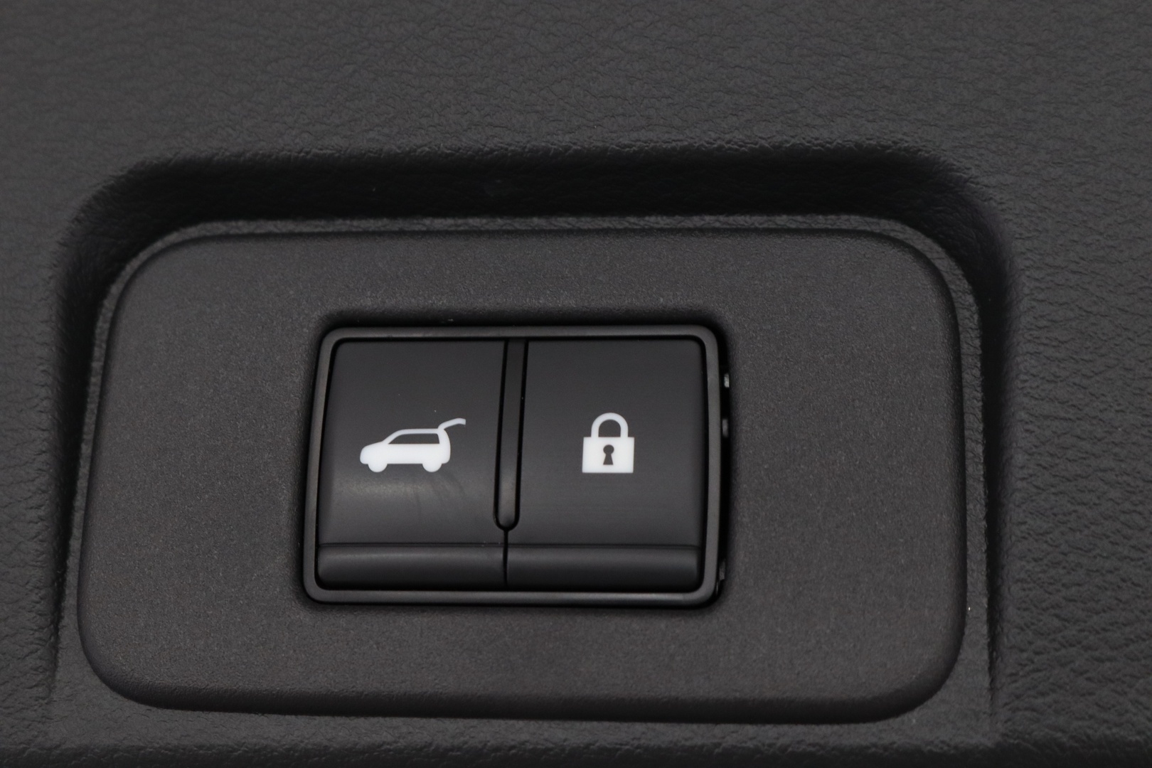NISSAN X-Trail 2025
