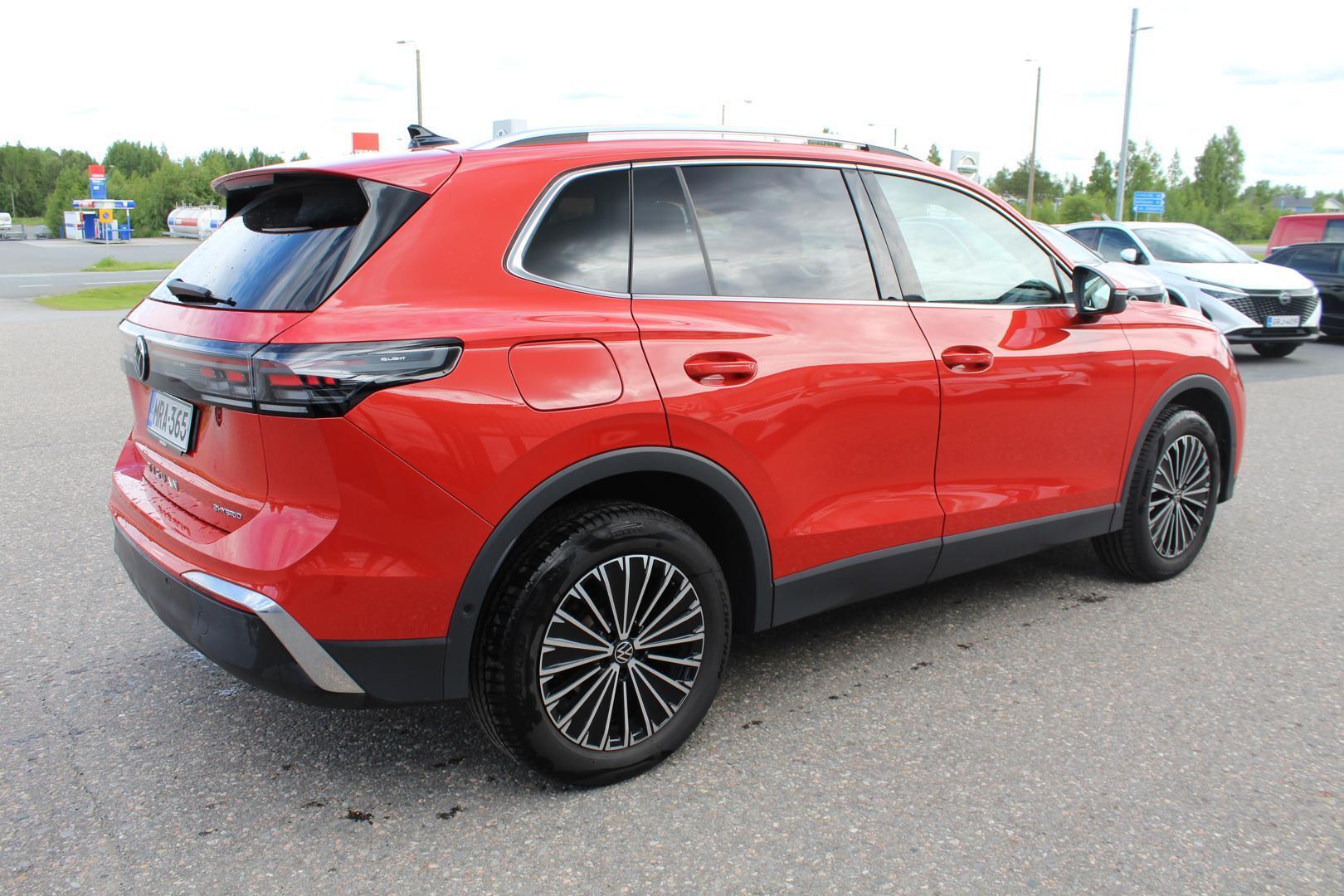 VOLKSWAGEN Tiguan 2024