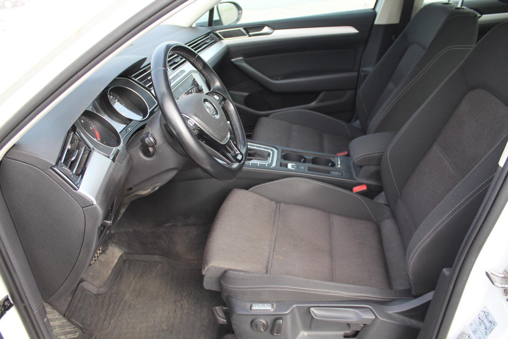 VOLKSWAGEN Passat 2019