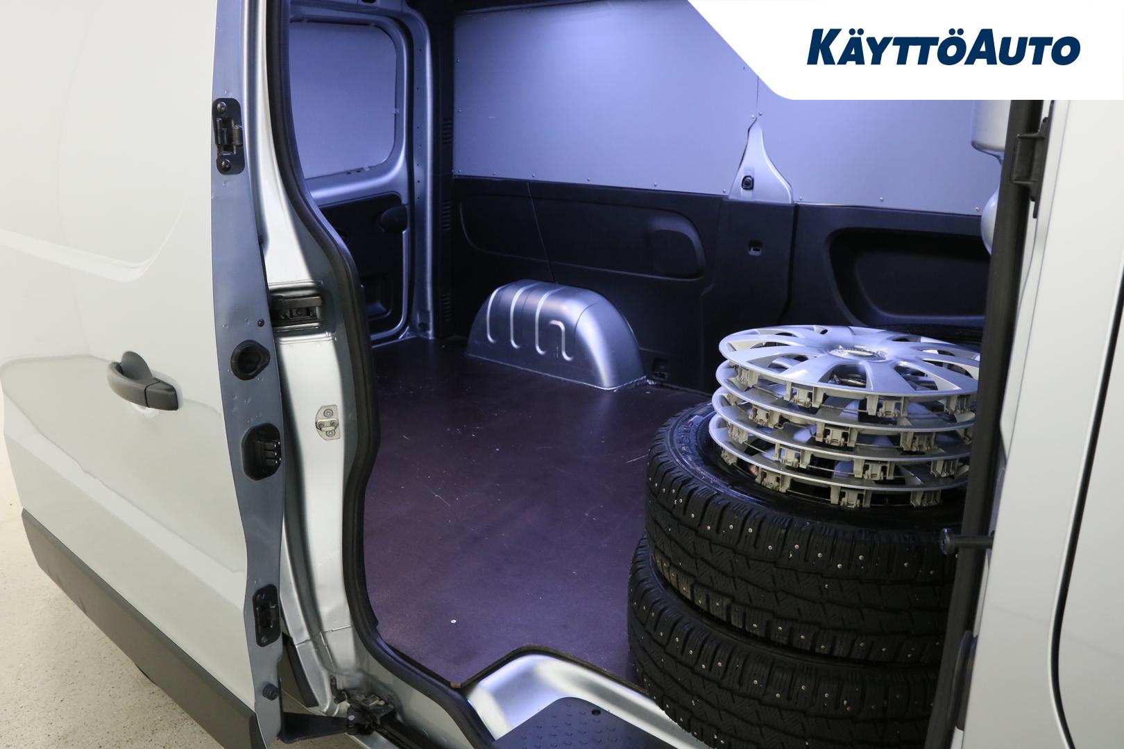 NISSAN Primastar 2023