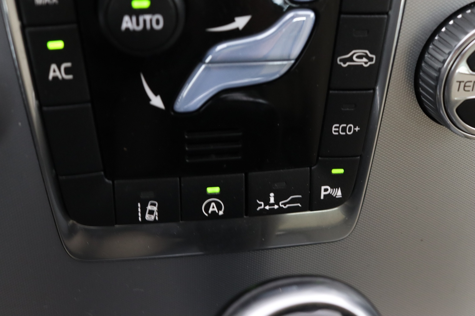 VOLVO XC60 2017