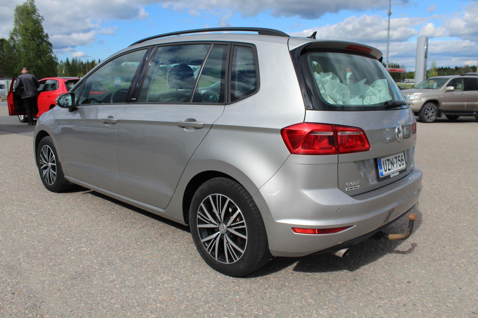 VOLKSWAGEN Golf Sportsvan 2016