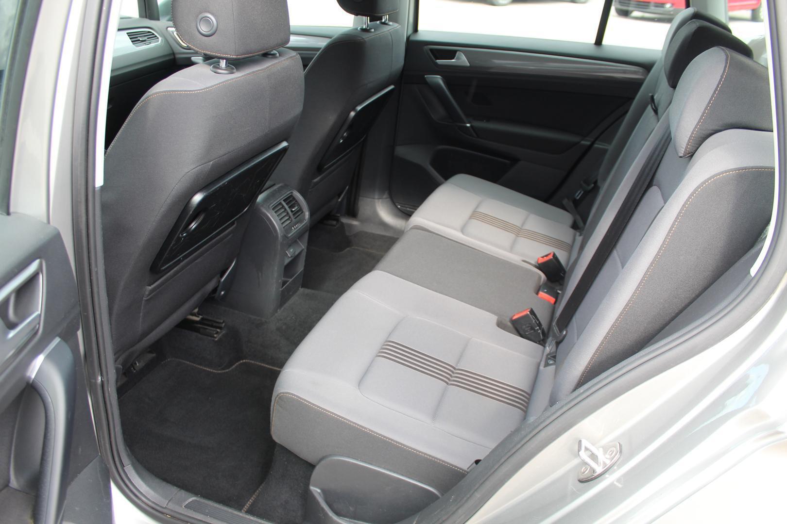 VOLKSWAGEN Golf Sportsvan 2016