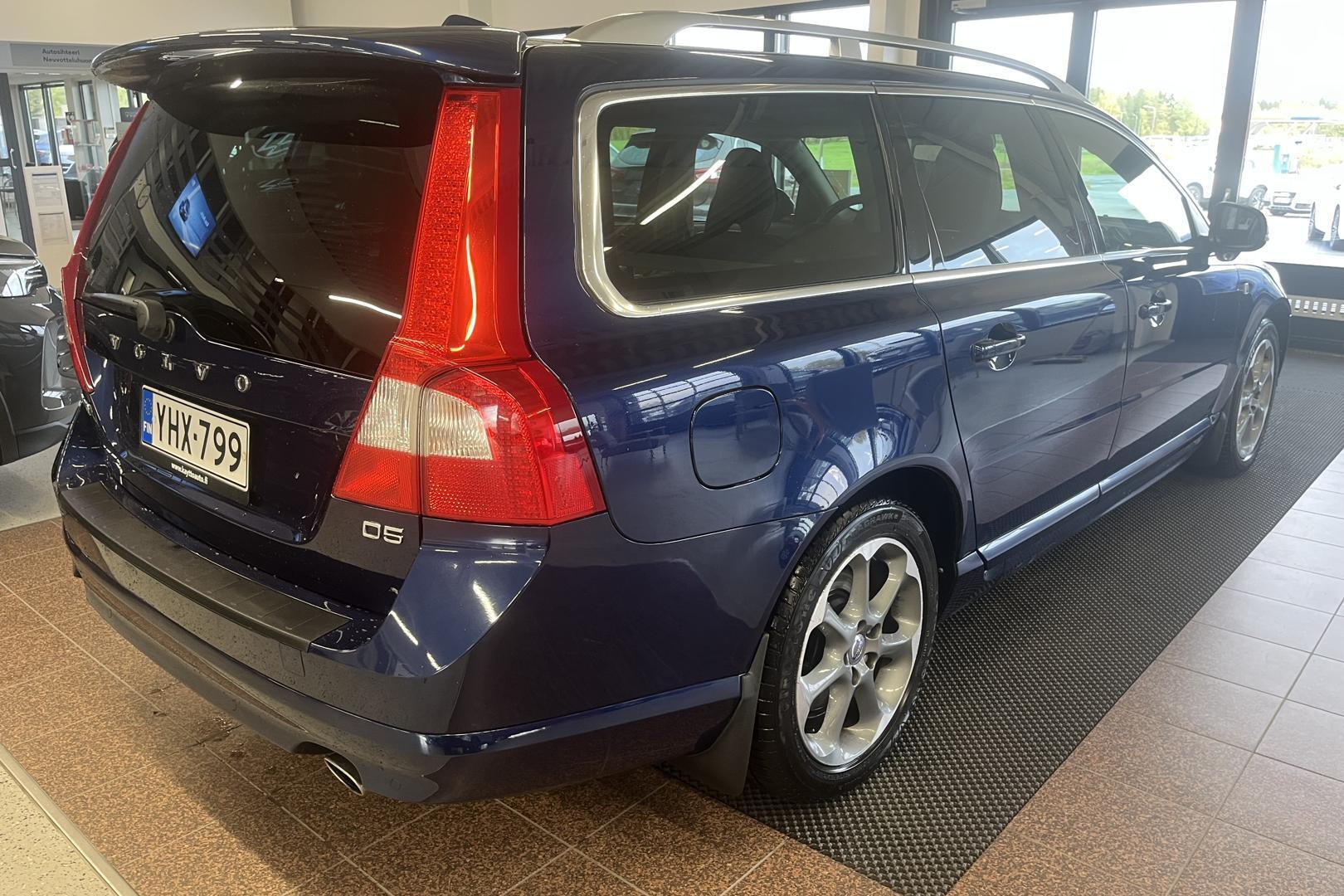 VOLVO V70 2