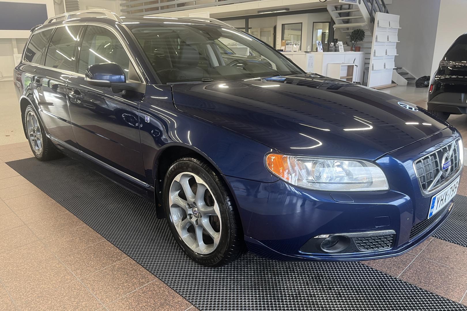VOLVO V70 4