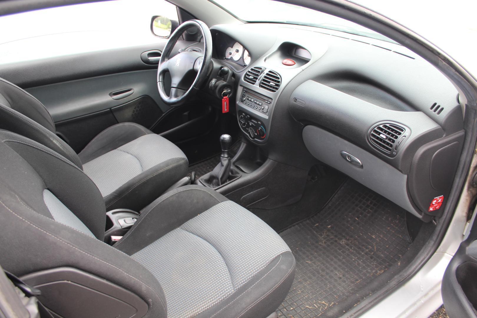 PEUGEOT 206 2005