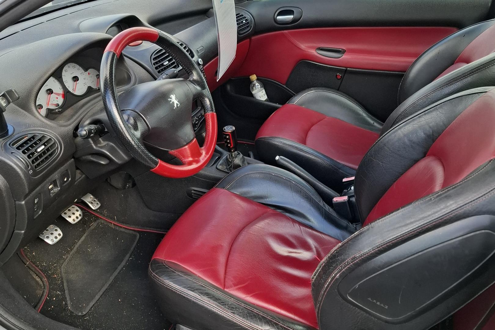 PEUGEOT 206 8