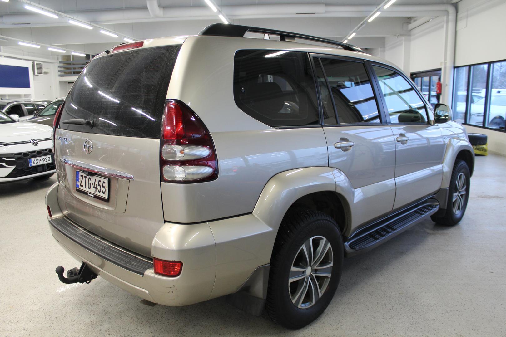 TOYOTA Land Cruiser 2004