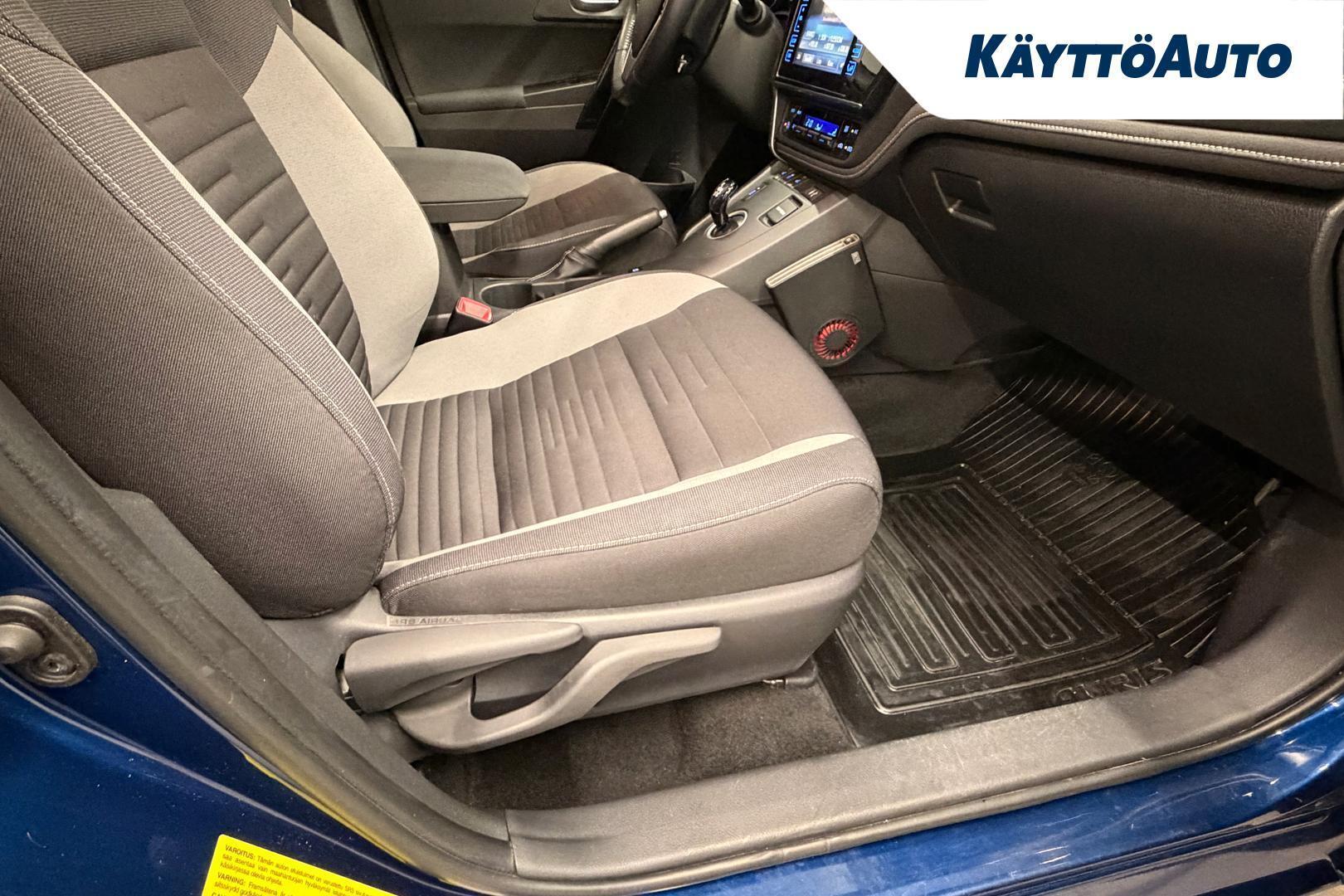 TOYOTA Auris 2015