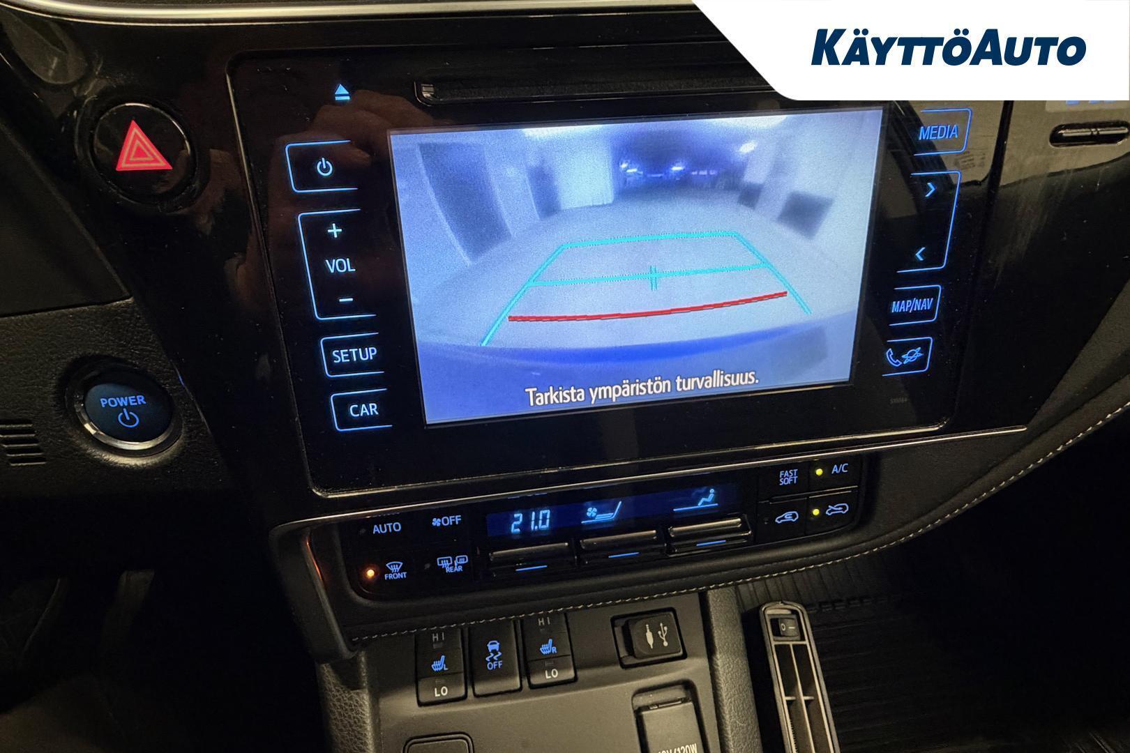 TOYOTA Auris 2015
