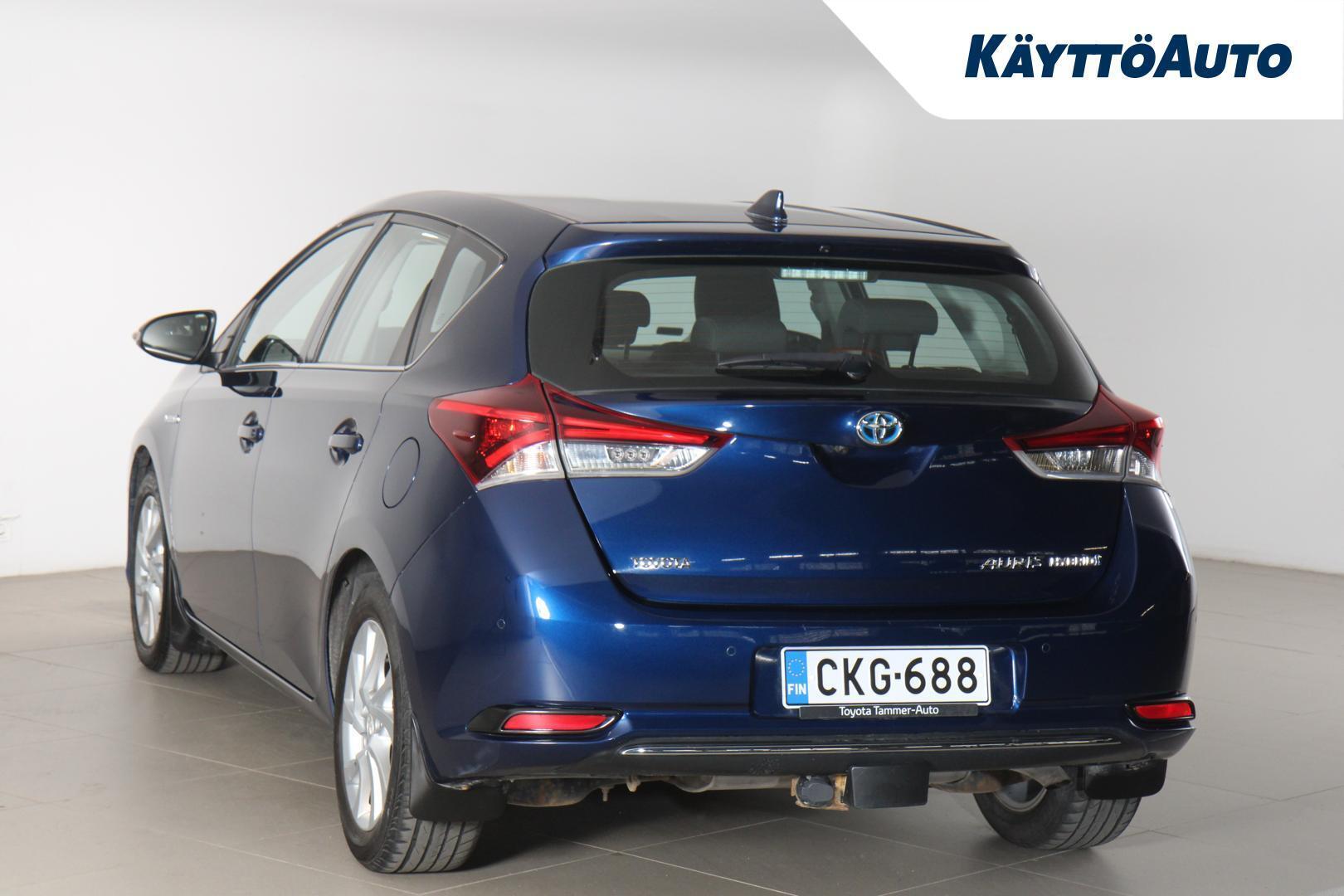 TOYOTA Auris 2015