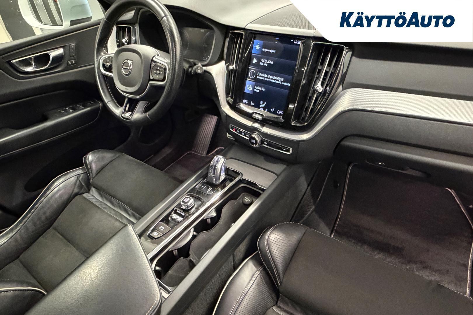 VOLVO XC60 2018