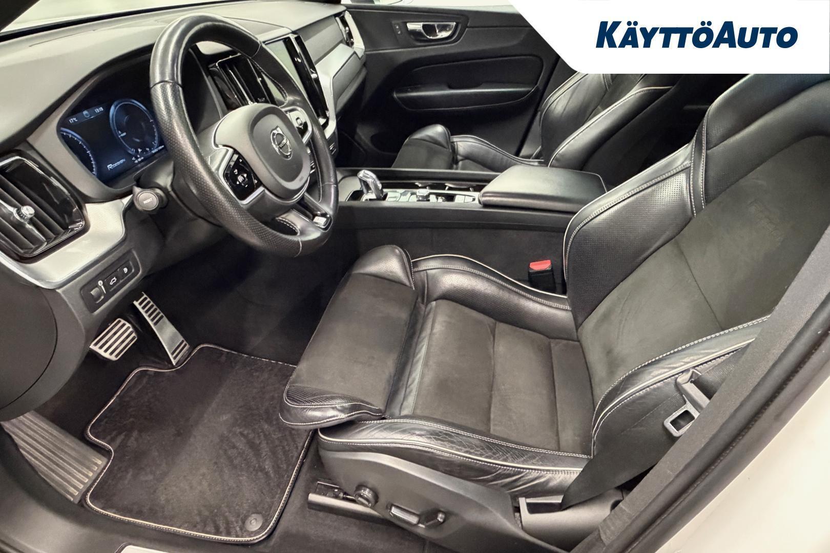 VOLVO XC60 2018