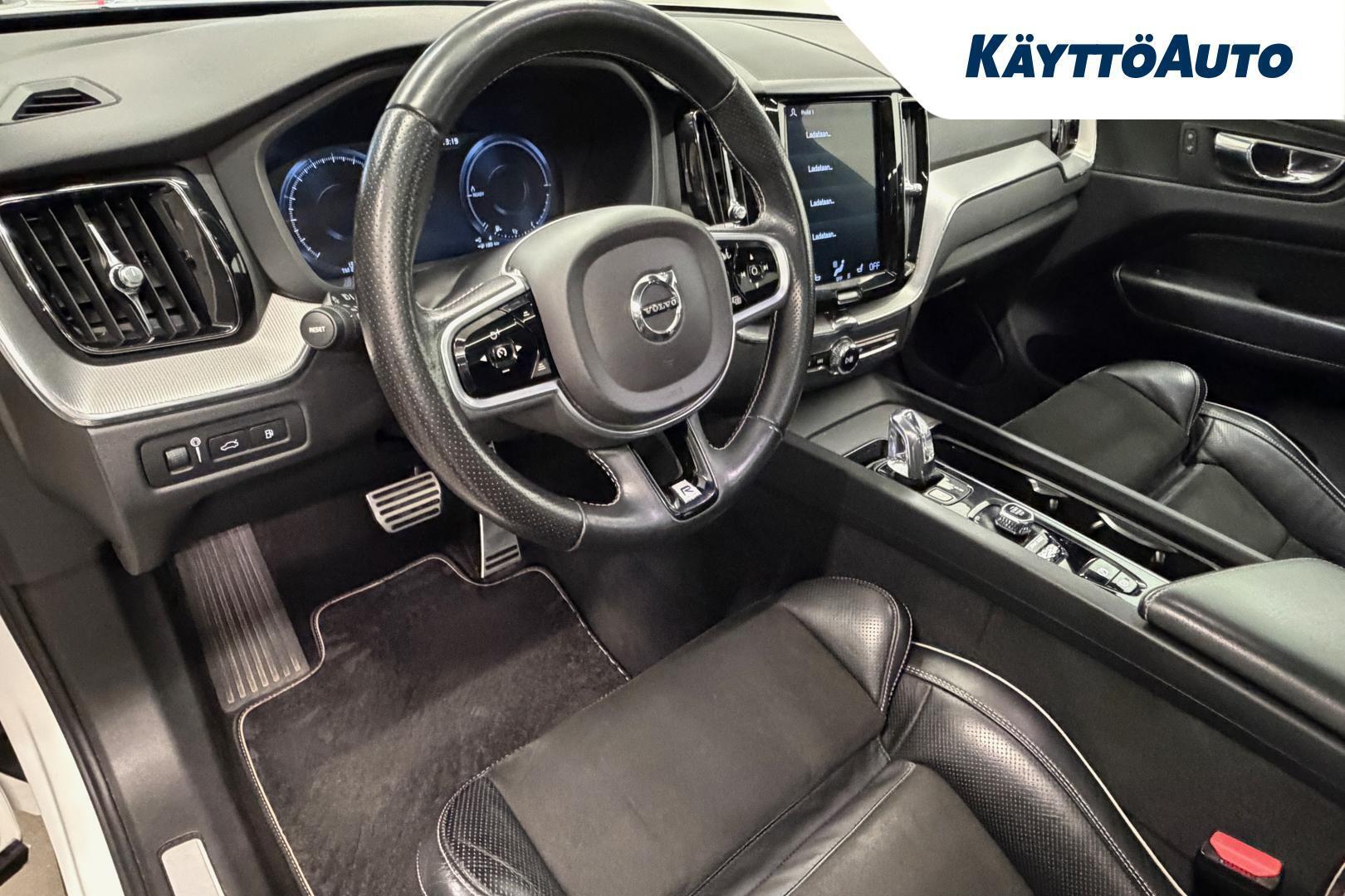 VOLVO XC60 2018