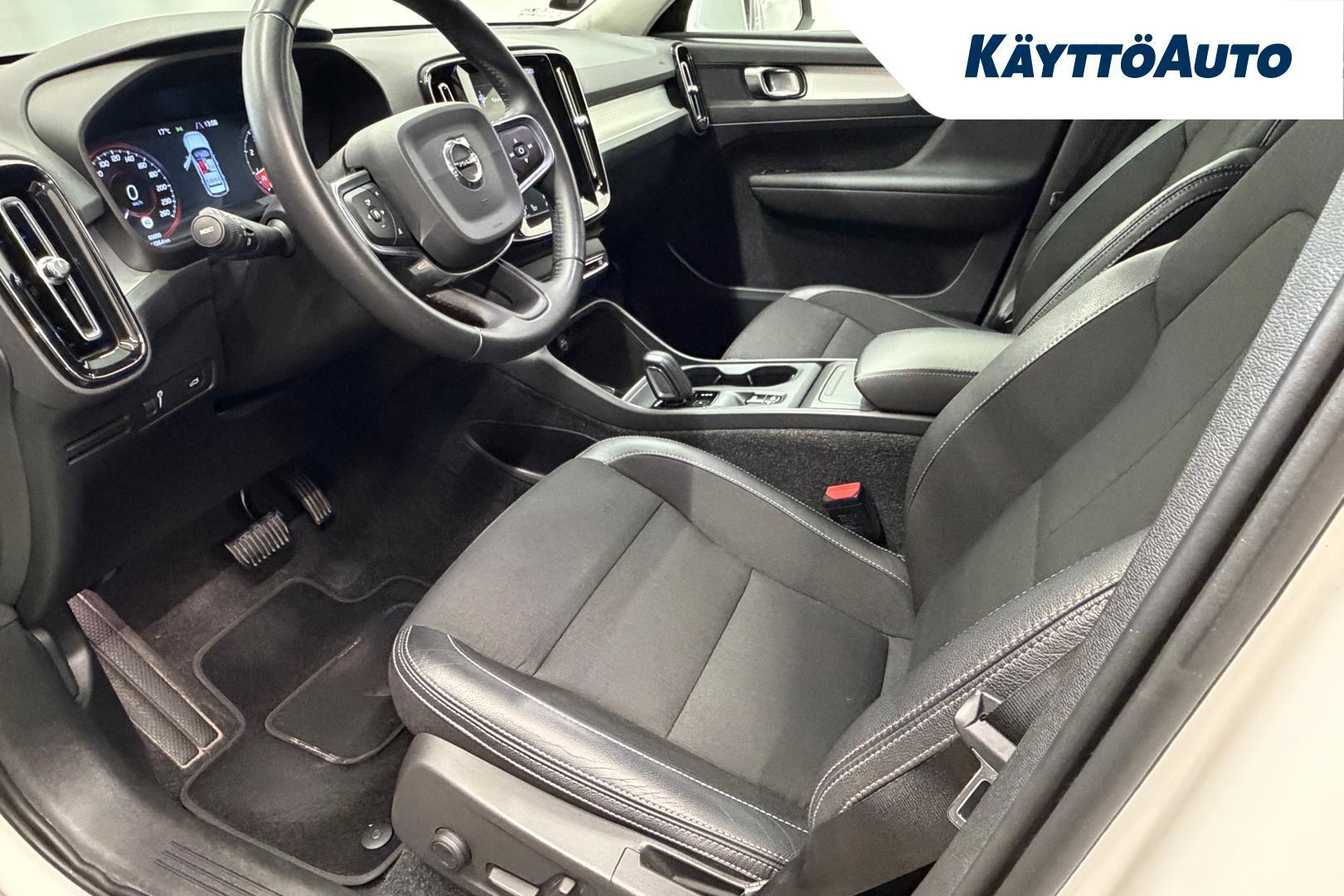 VOLVO XC40 2019