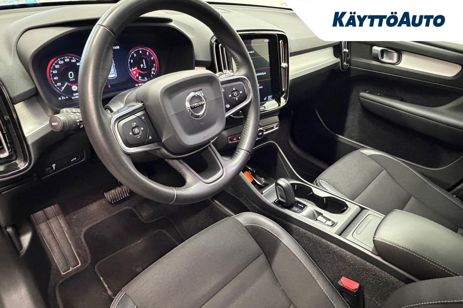 VOLVO XC40 2019
