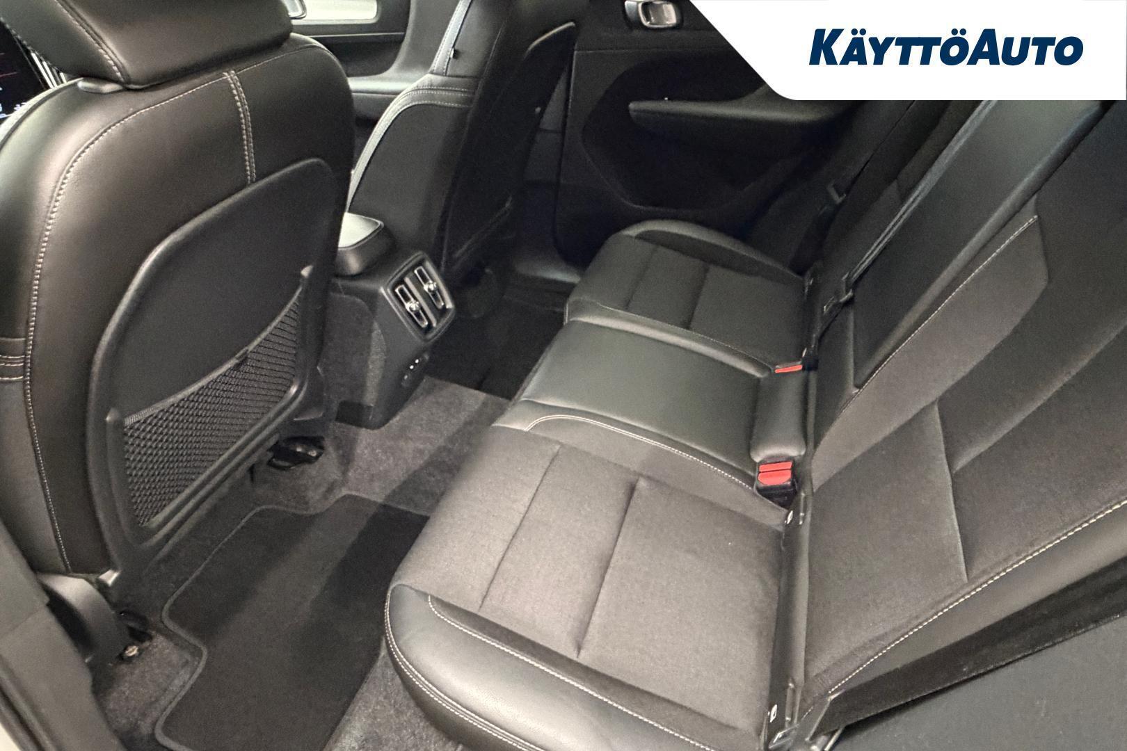 VOLVO XC40 2019