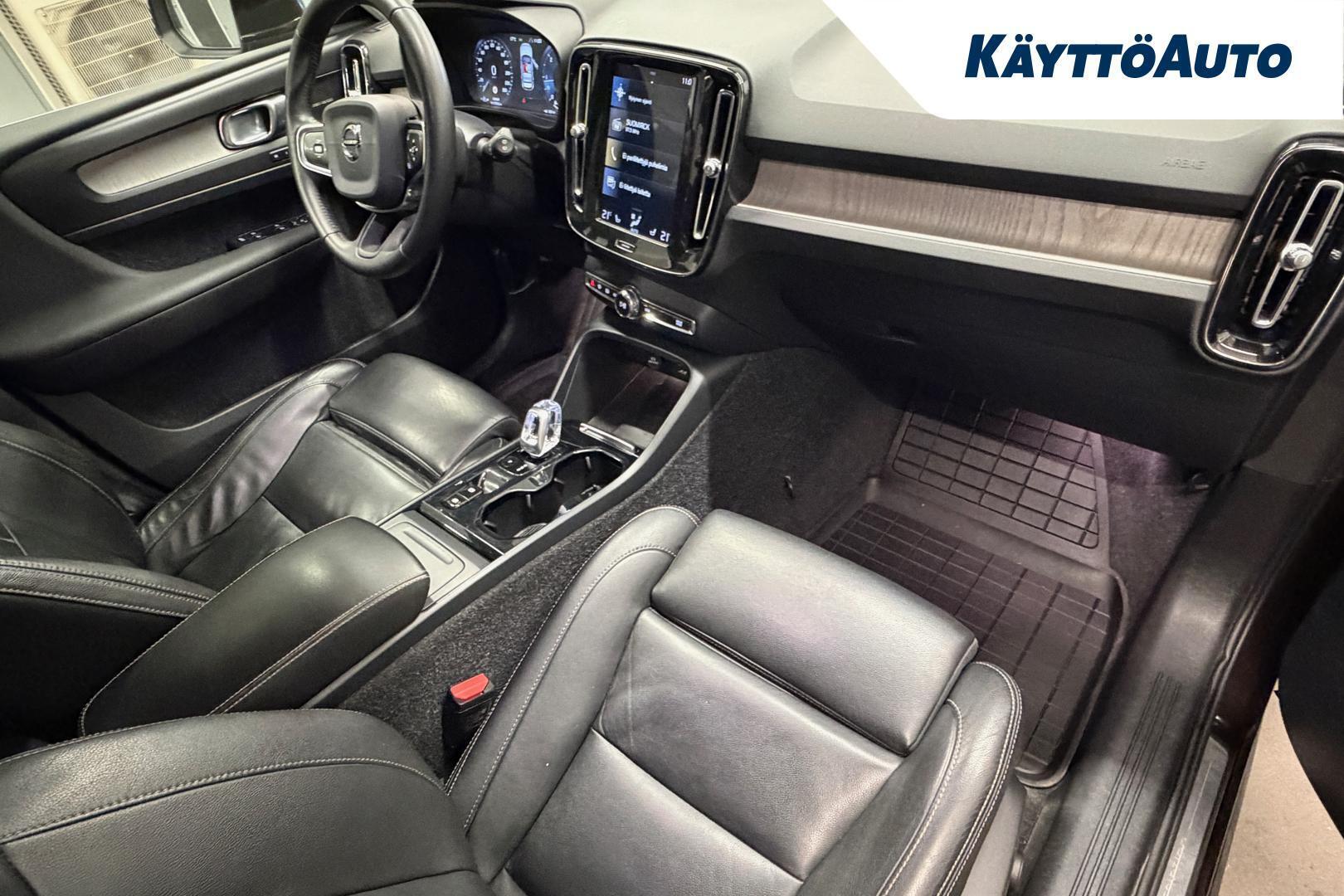 VOLVO XC40 2020