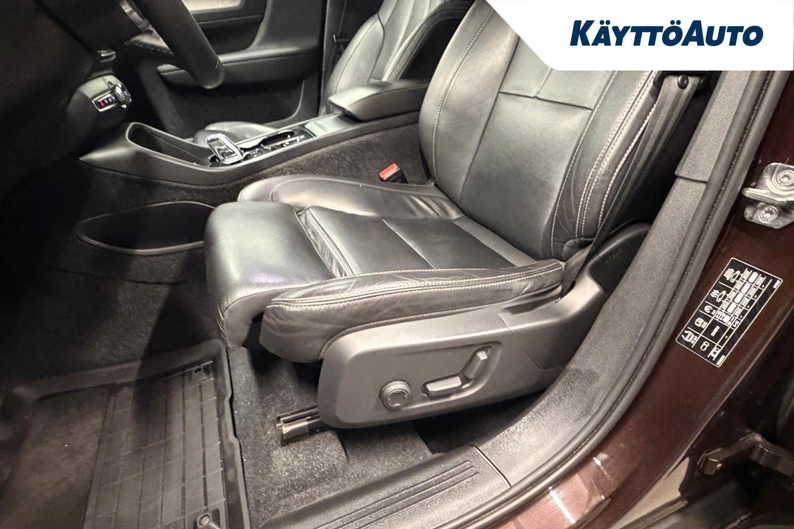 VOLVO XC40 2020