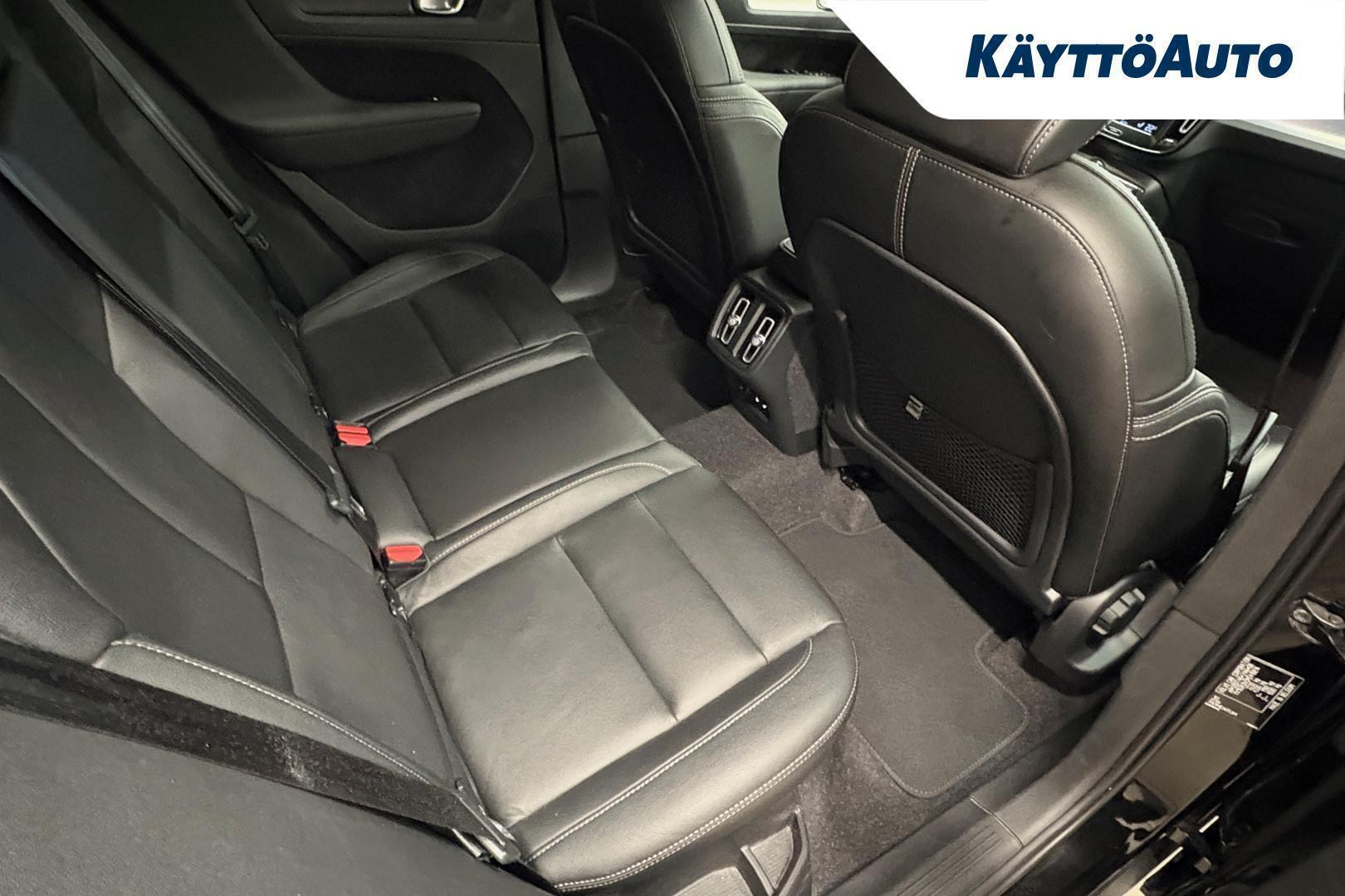 VOLVO XC40 2020
