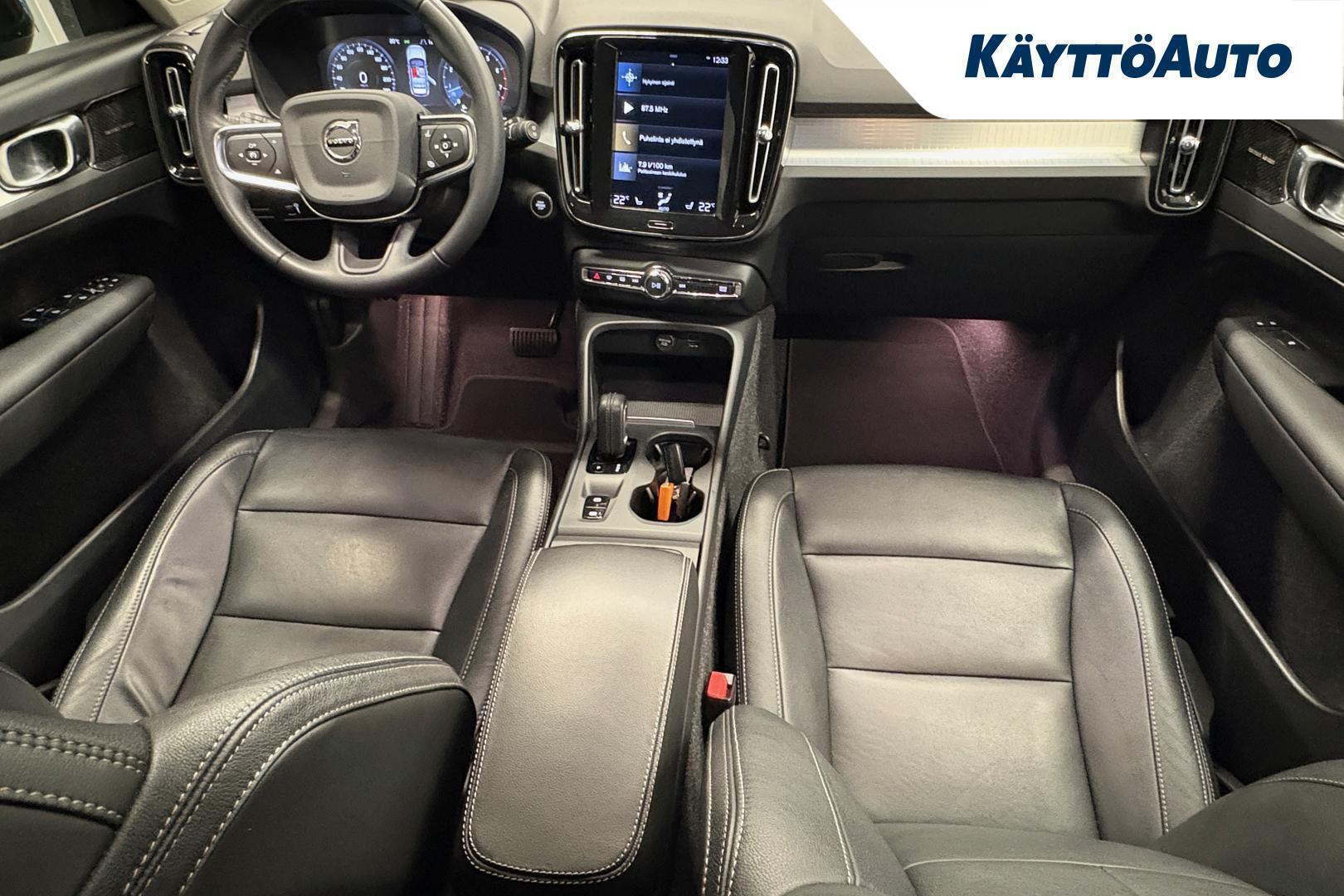 VOLVO XC40 2020