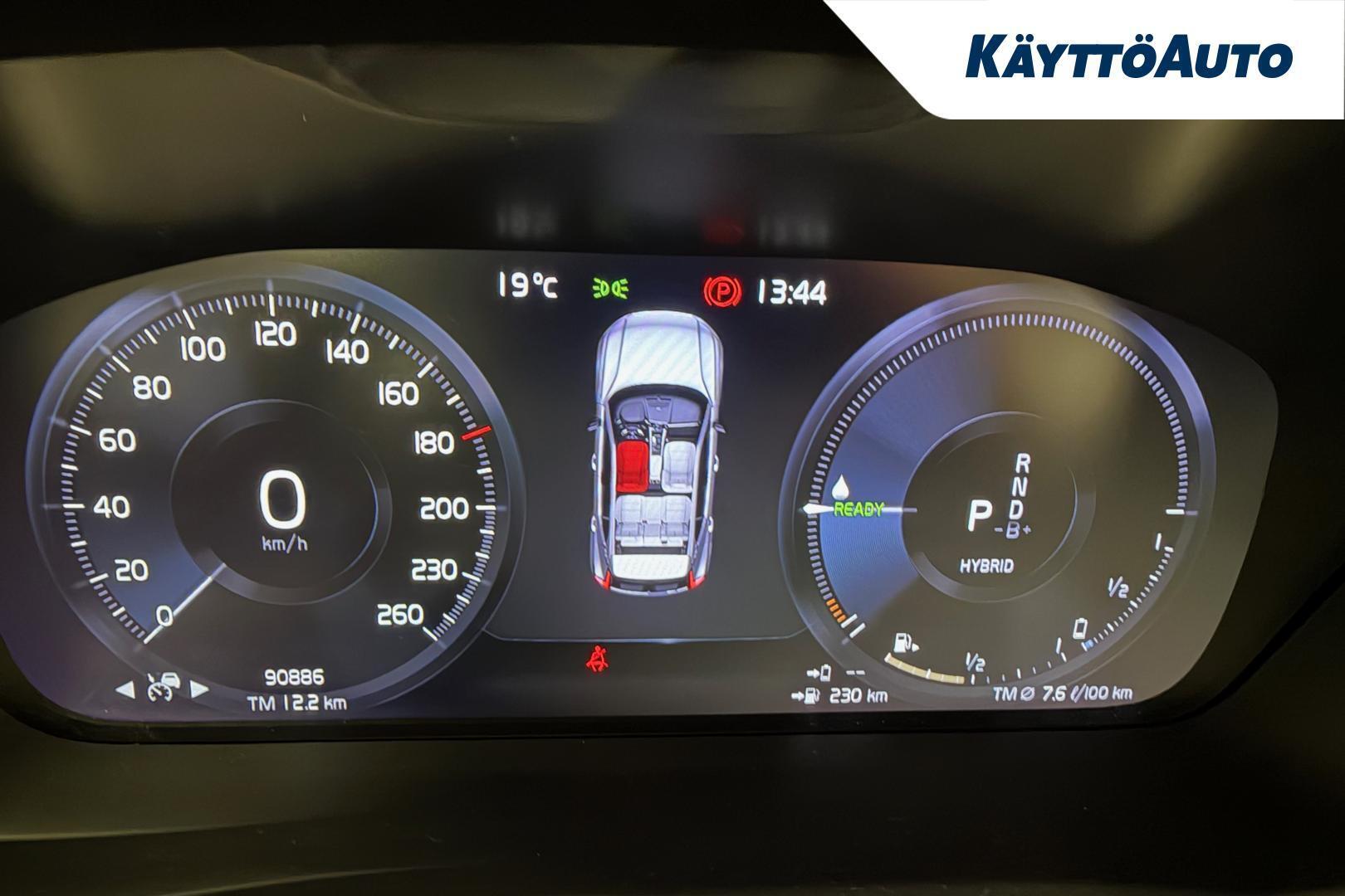VOLVO XC40 2020