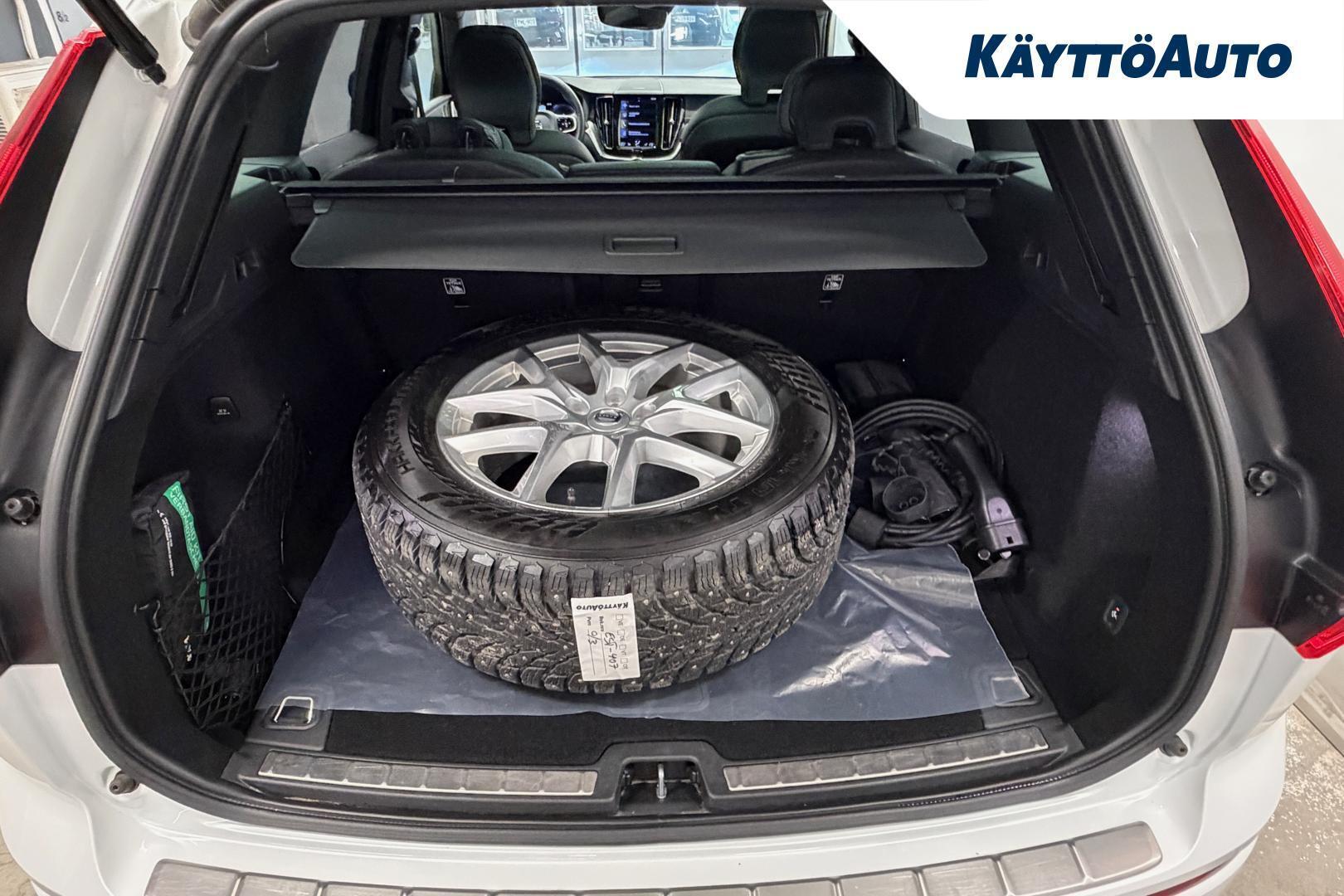 VOLVO XC60 2021