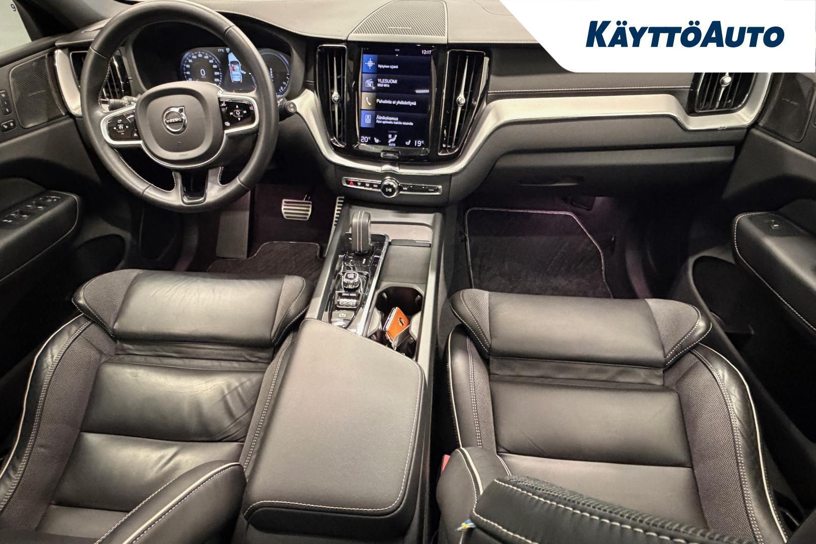 VOLVO XC60 2021