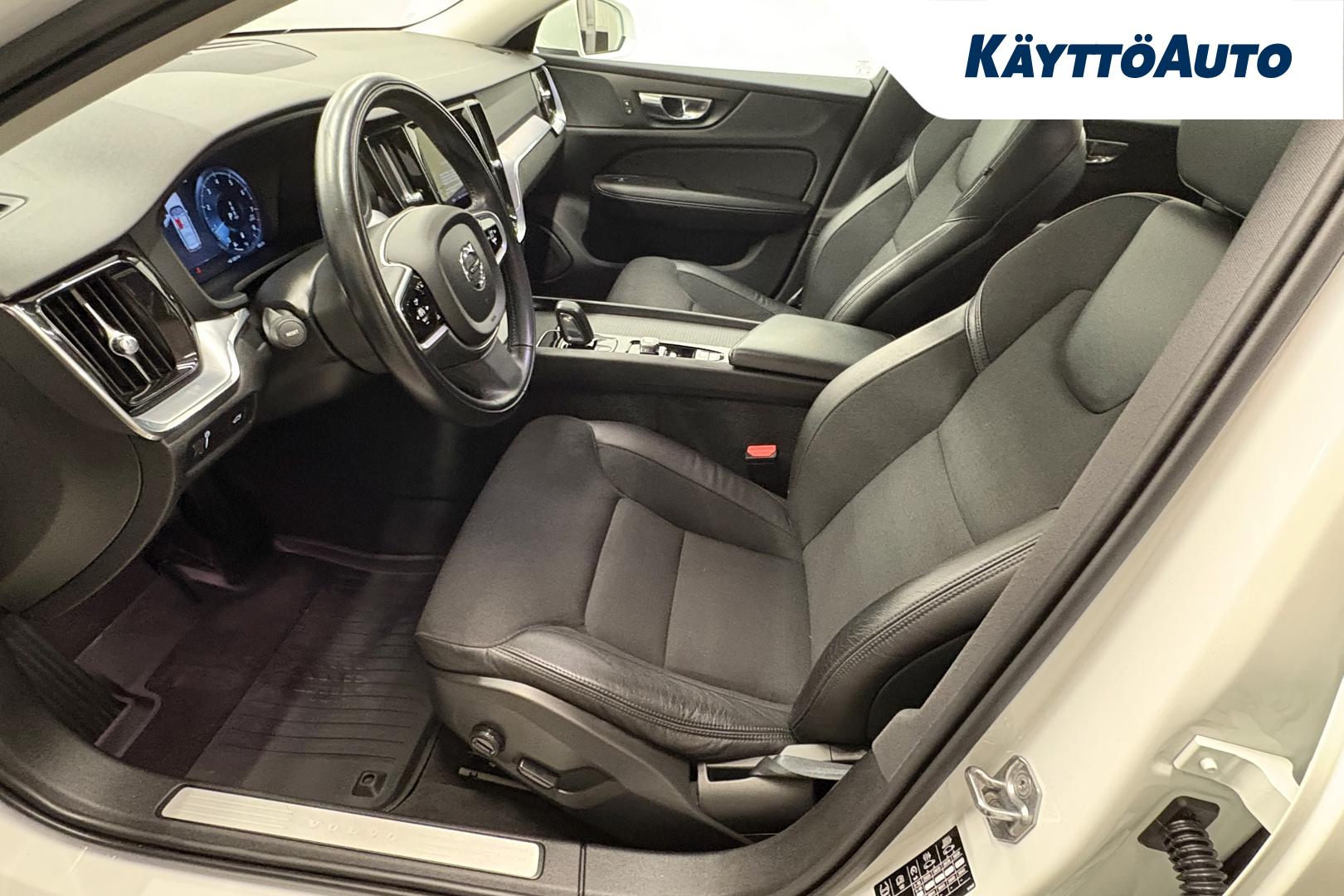 VOLVO V60 2021