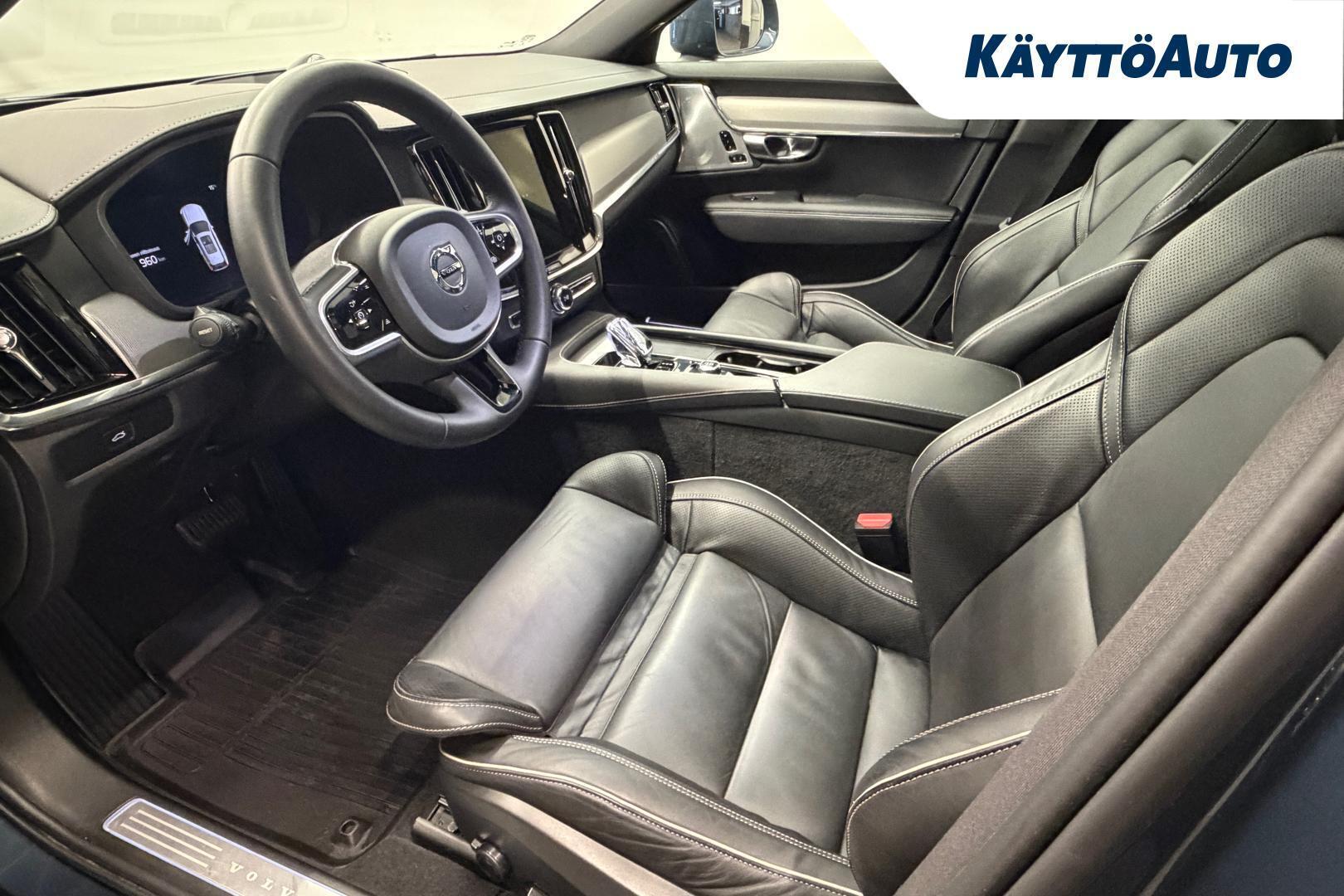 VOLVO V90 Cross Country 2023