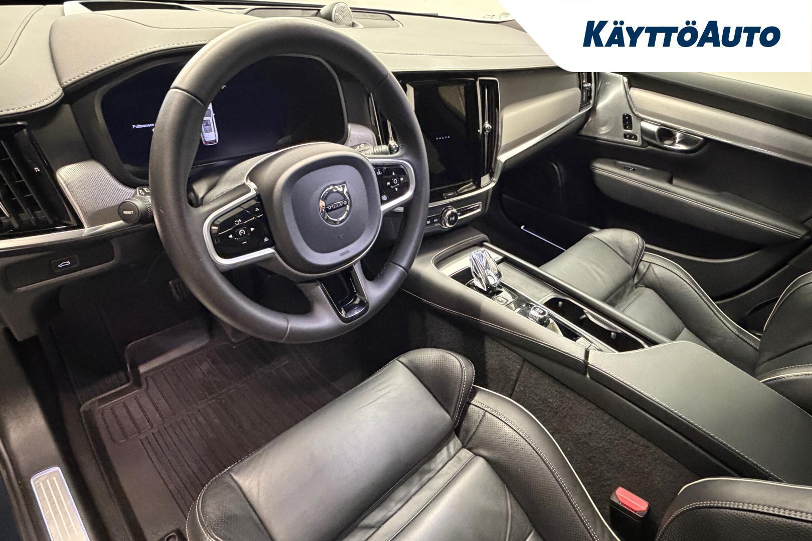 VOLVO V90 Cross Country 2023