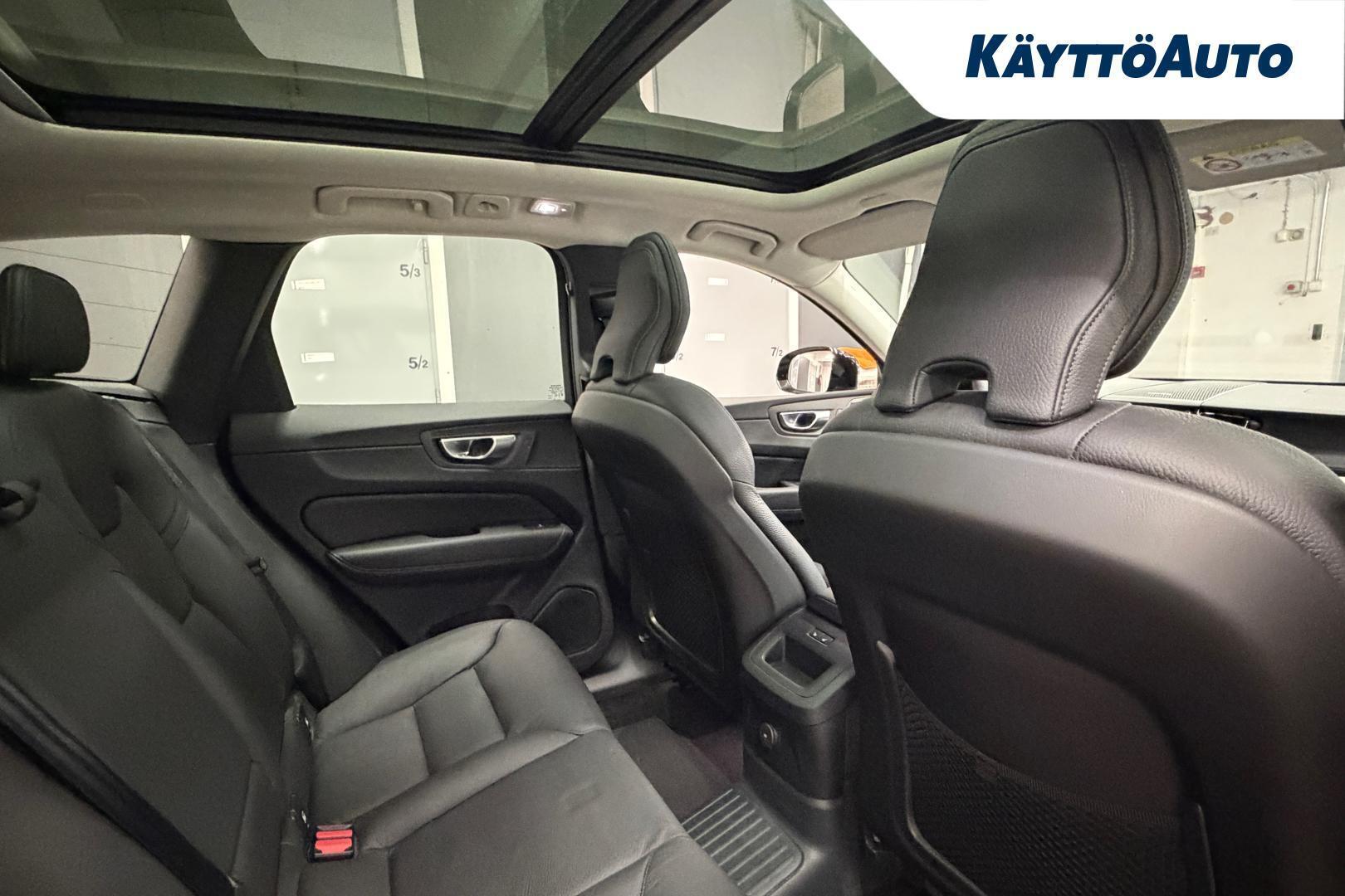 VOLVO XC60 2023