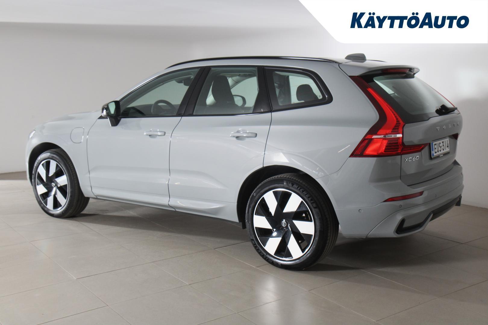 VOLVO XC60 2023