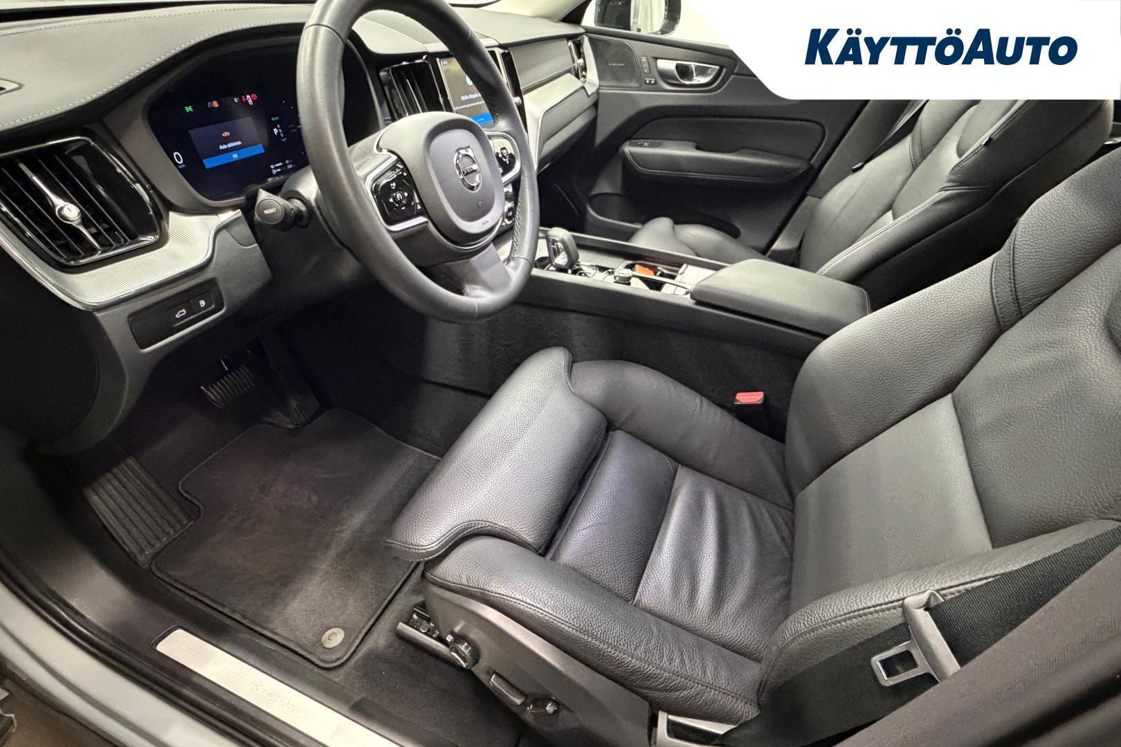 VOLVO XC60 2023