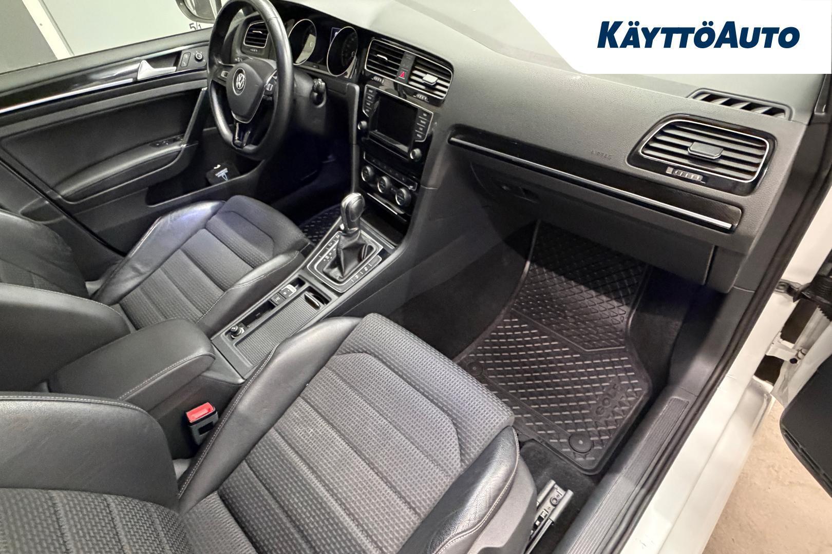 VOLKSWAGEN Golf 2014