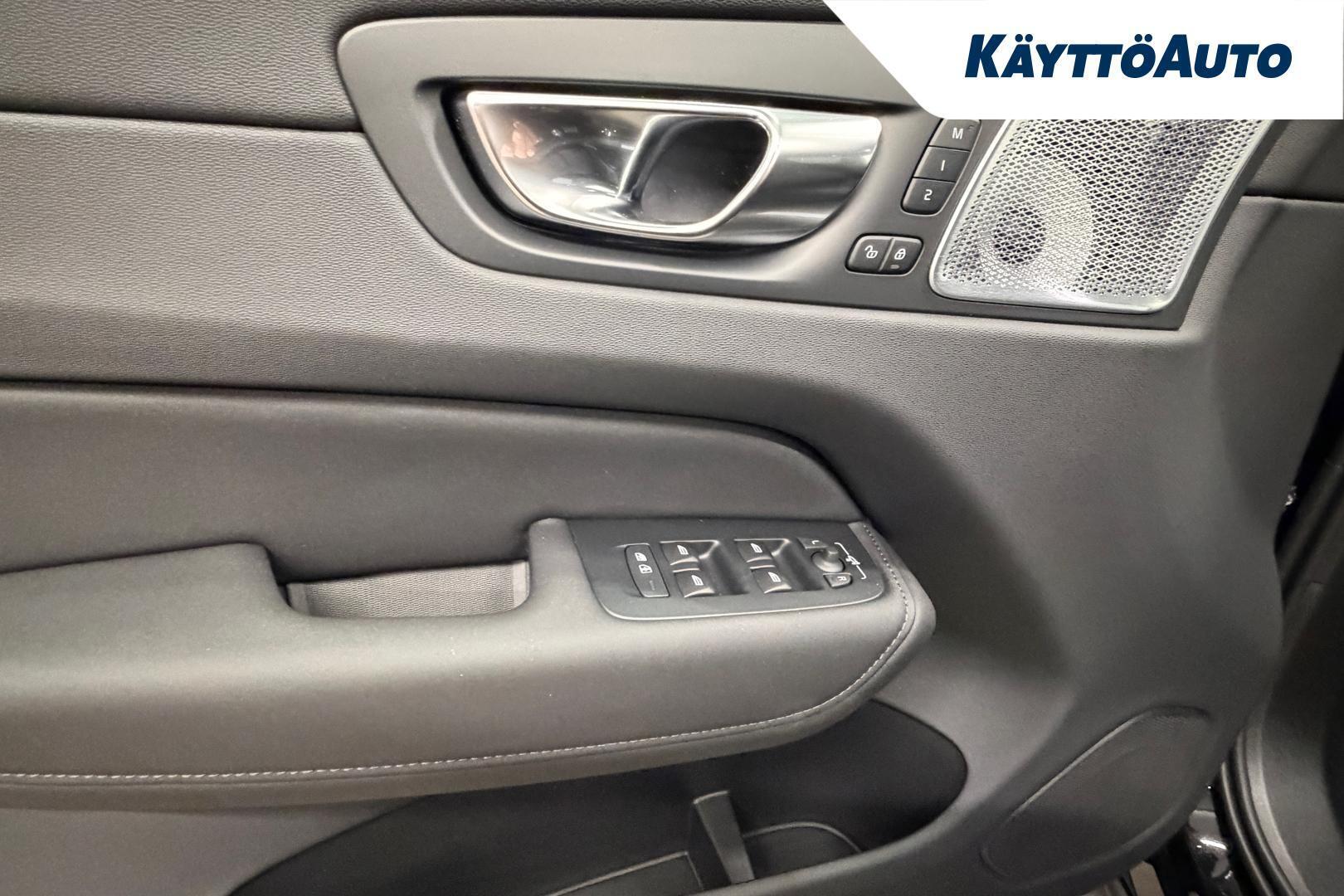 VOLVO XC60 7