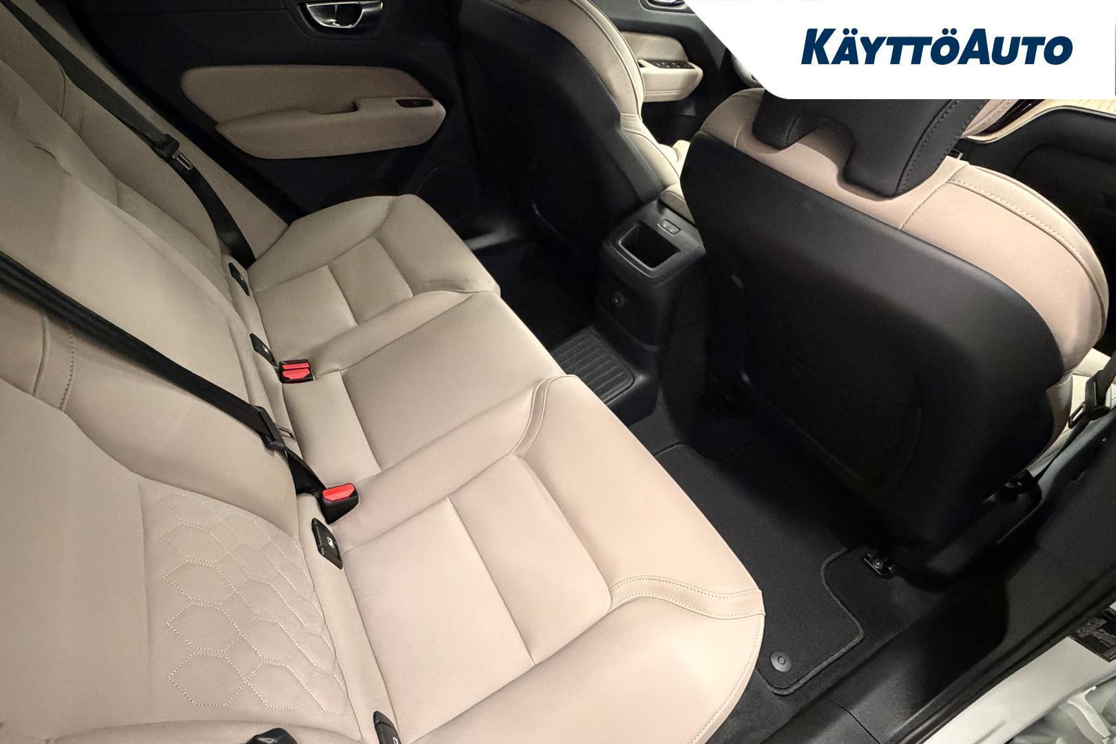 VOLVO XC60 2027