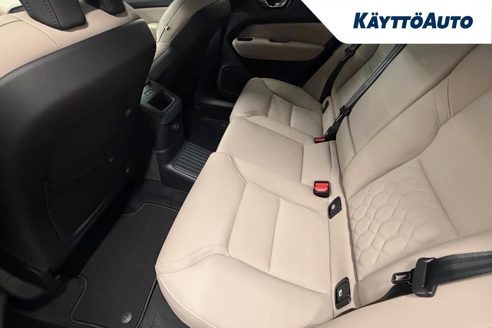 VOLVO XC60 2027