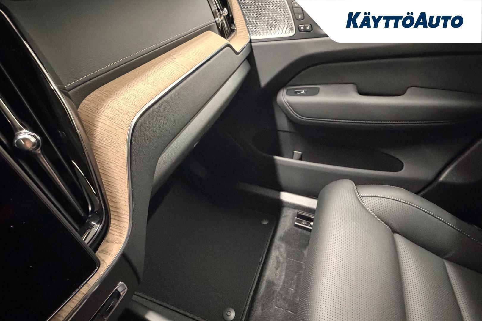 VOLVO XC60 2027