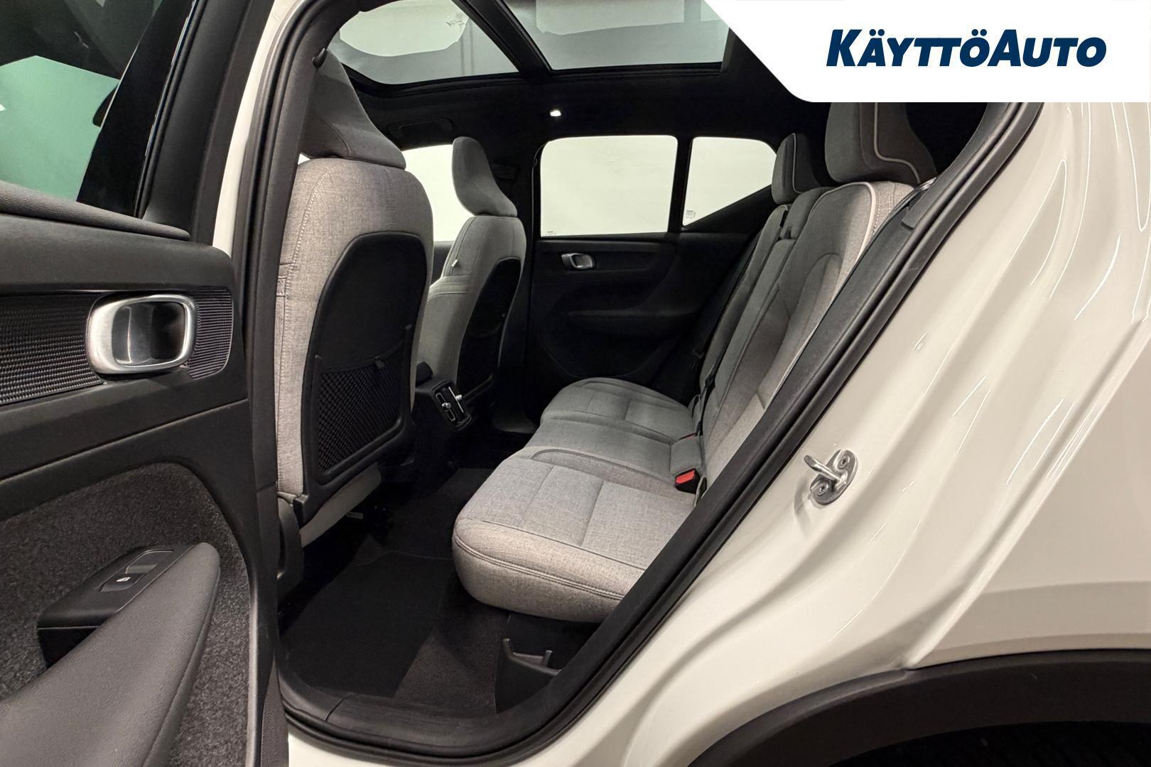 VOLVO XC40 12