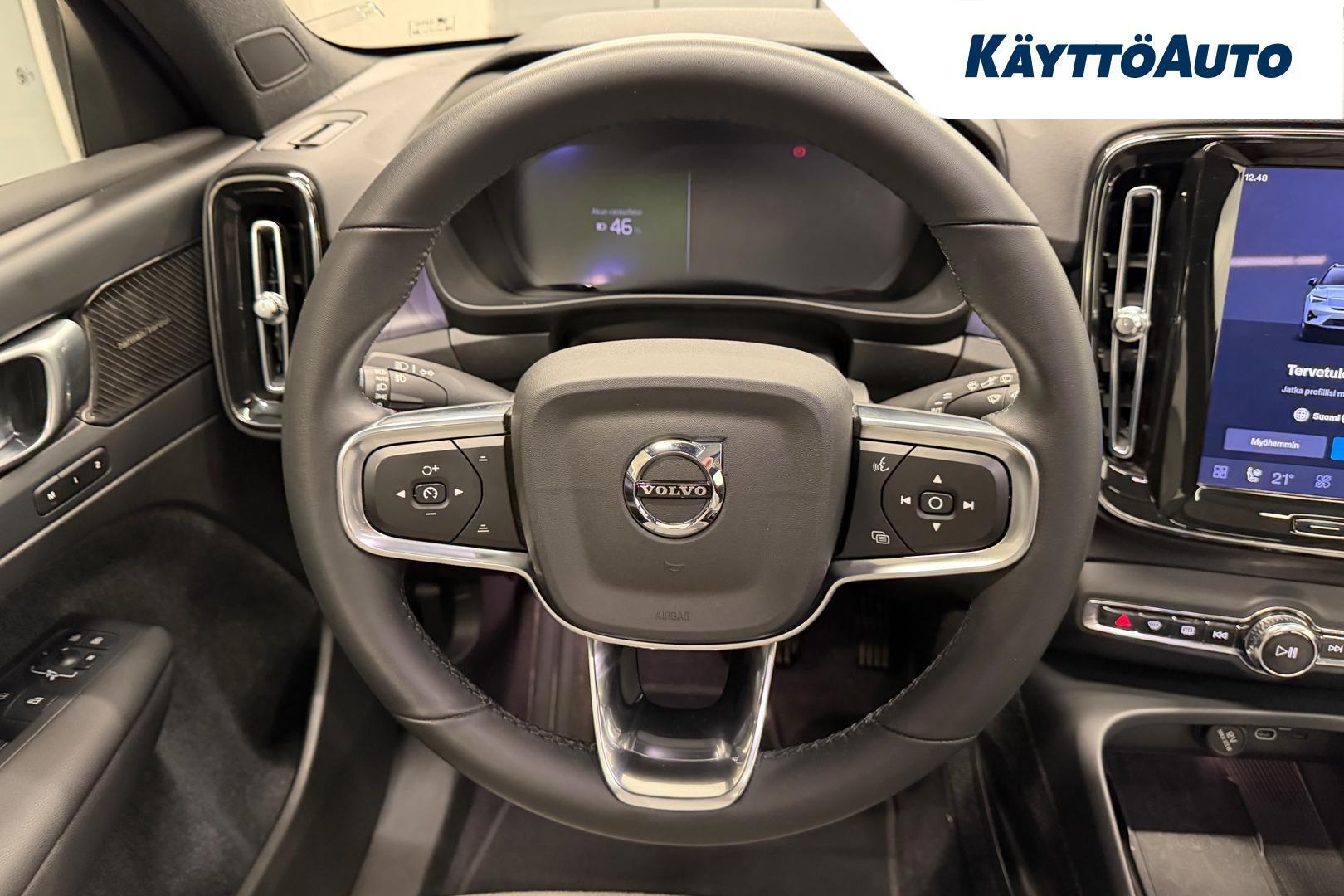VOLVO XC40 14