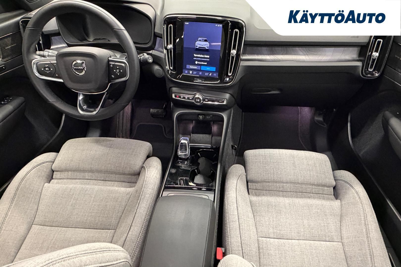 VOLVO XC40 17