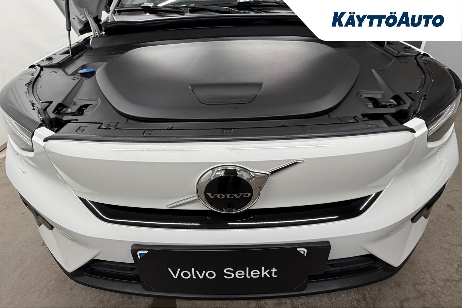 VOLVO XC40 23