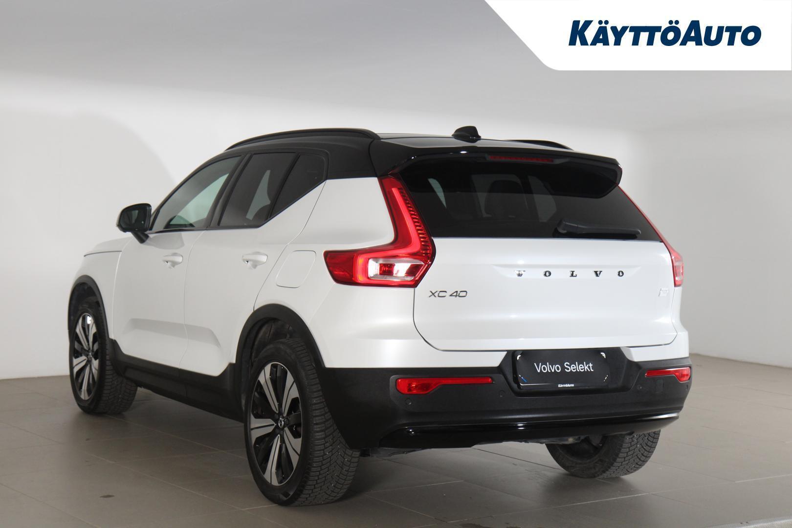 VOLVO XC40 4
