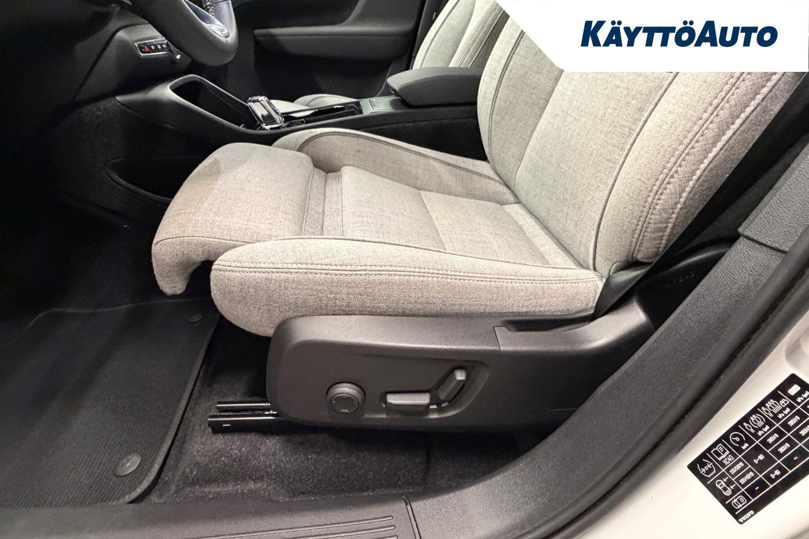 VOLVO XC40 9