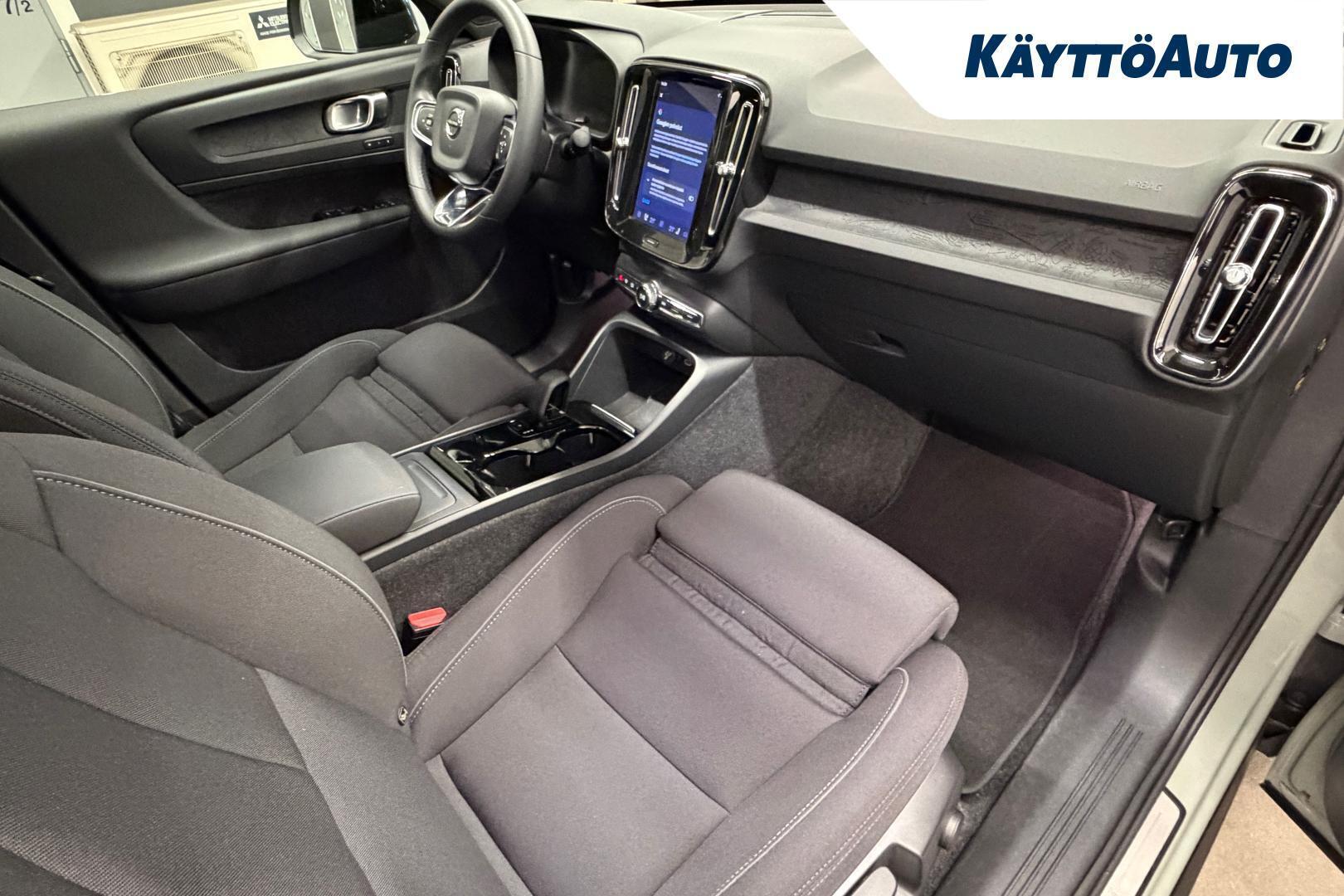 VOLVO C40 2024